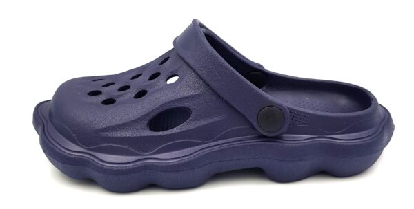 F110 - Image 3