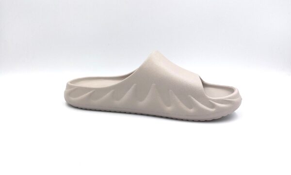 F106 - Image 5